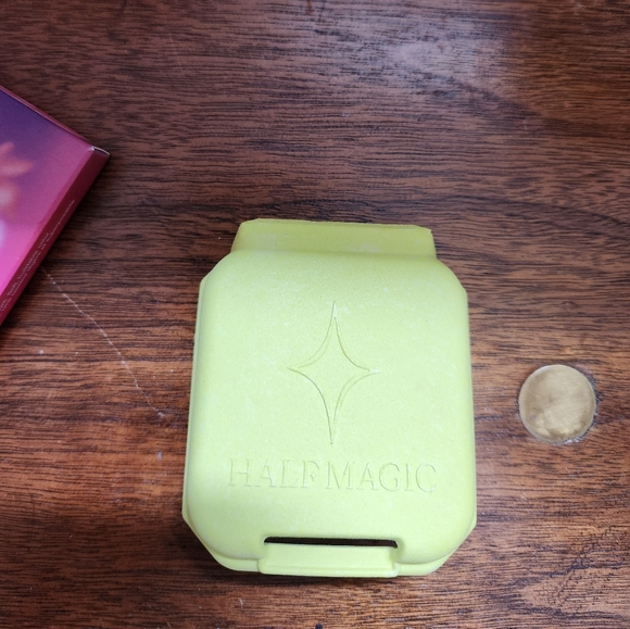 Half Magic Cheek Fluff, colour only drama - Picture 7 of 7